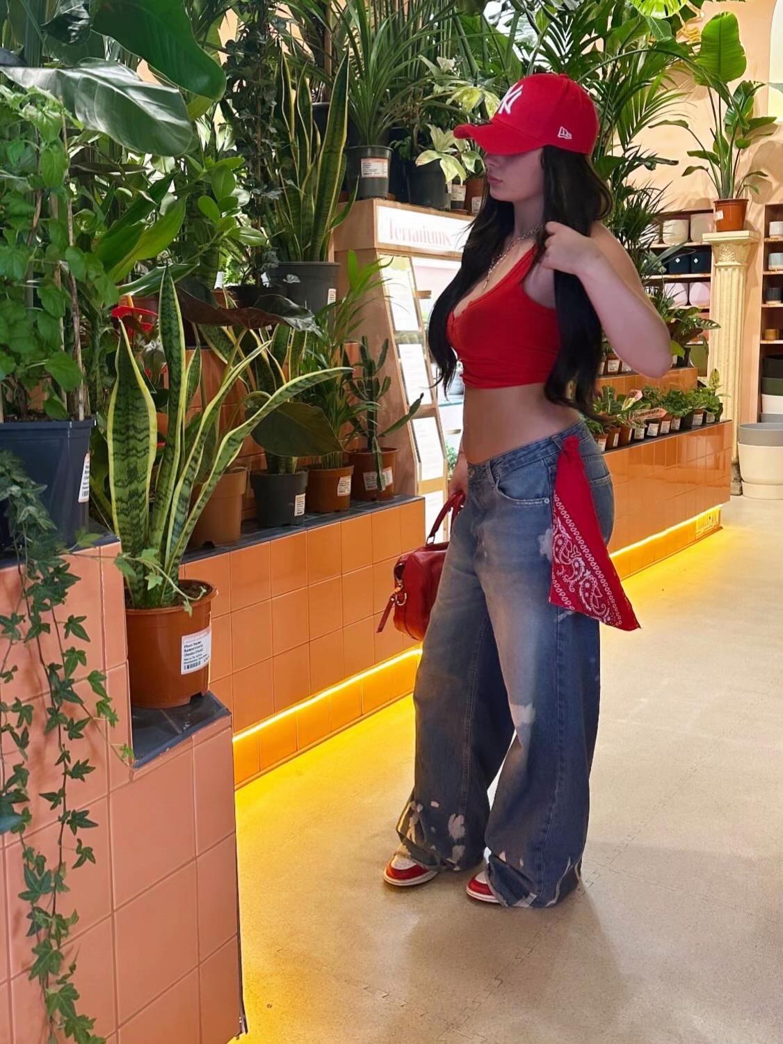 @Liv