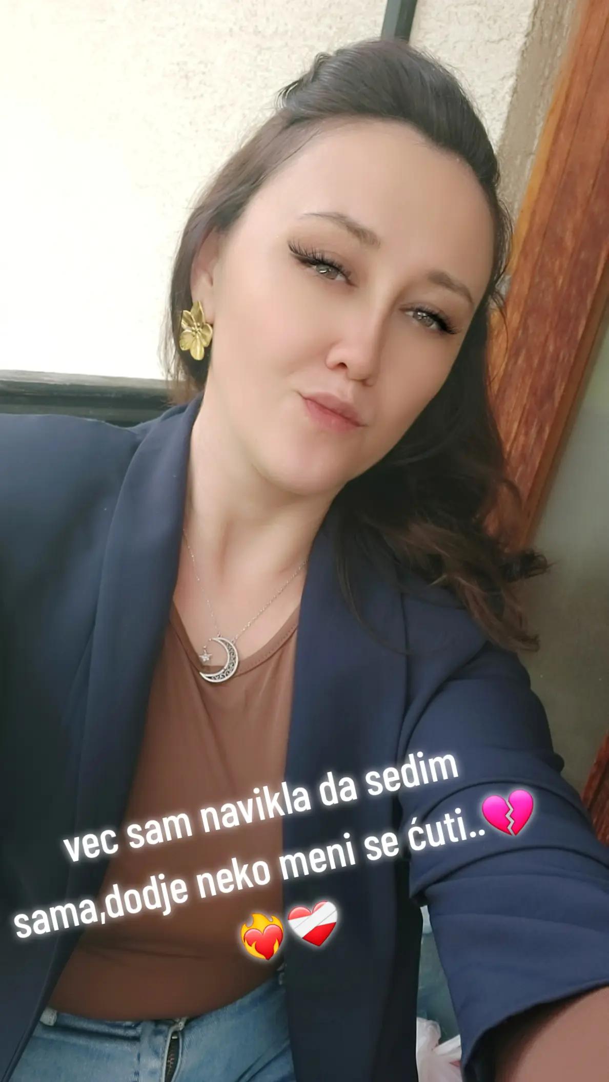 @Amela 🦋