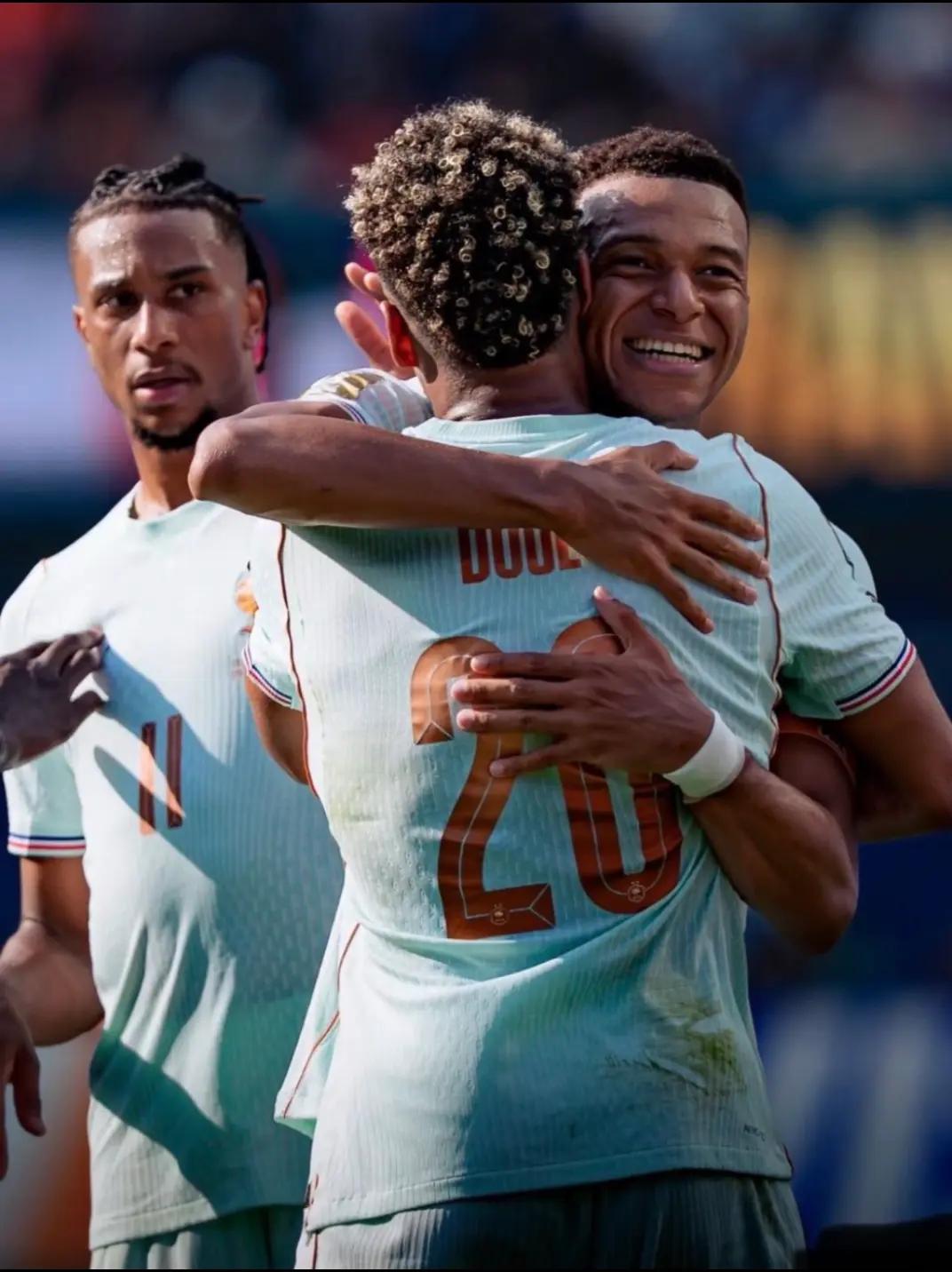 @𝐊𝐲𝐤𝐬_𝟏𝟎🇨🇵