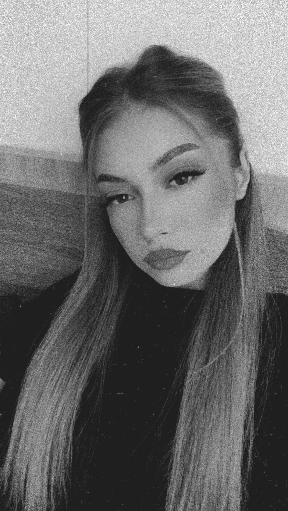 @lariiisa🖤