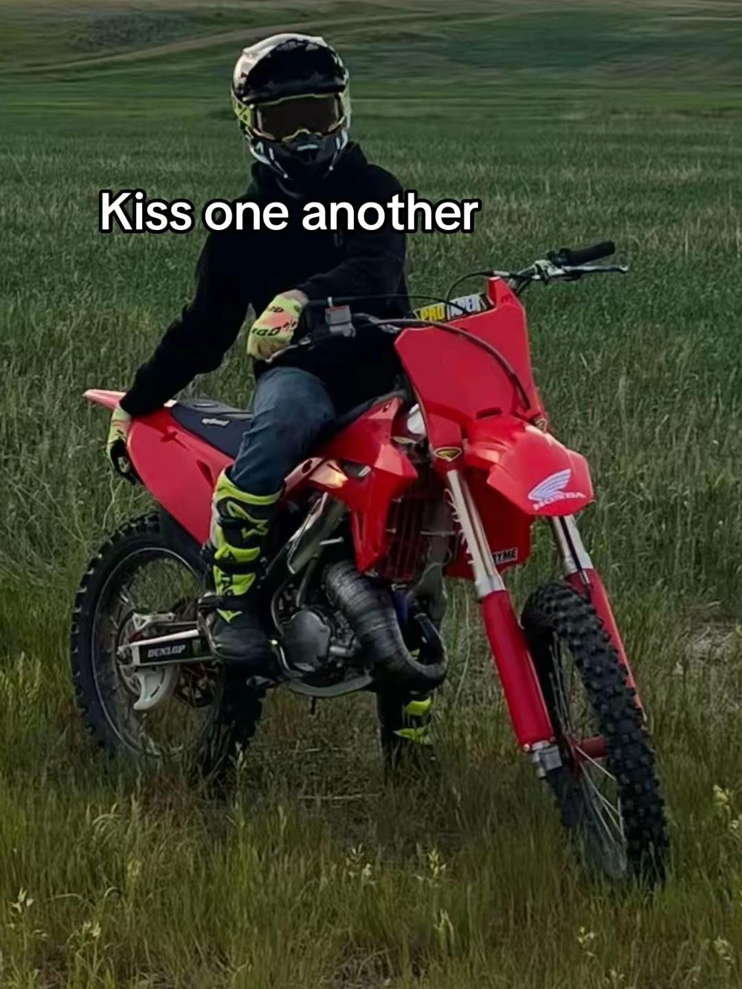 @𝓒𝓪𝓼𝓱 🇨🇦