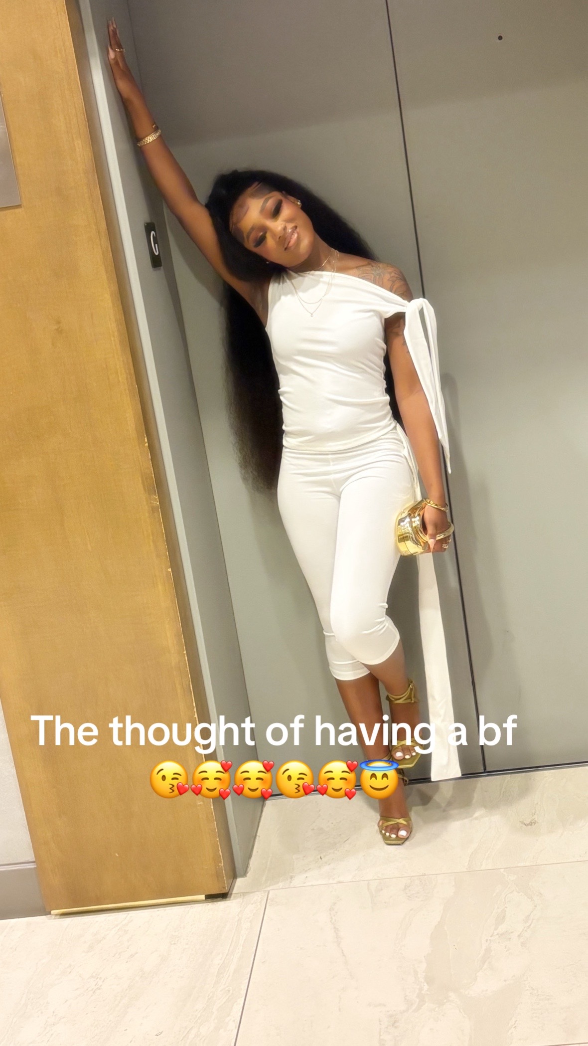 @robyn.