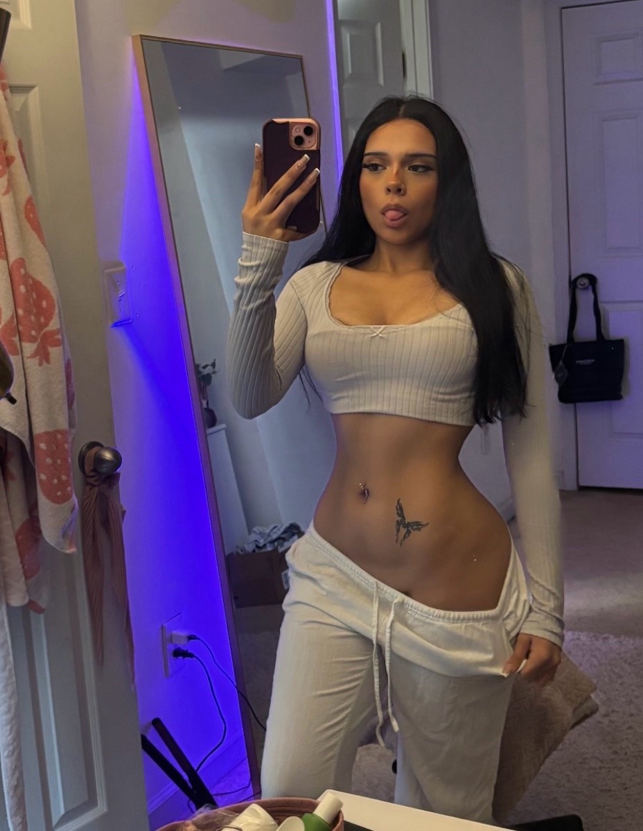 @latinaalexxx