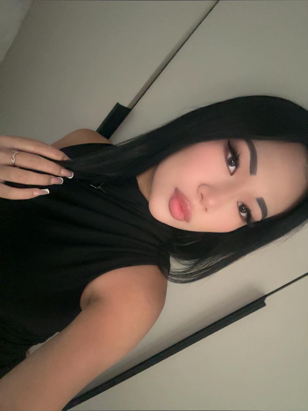 @elinaaa