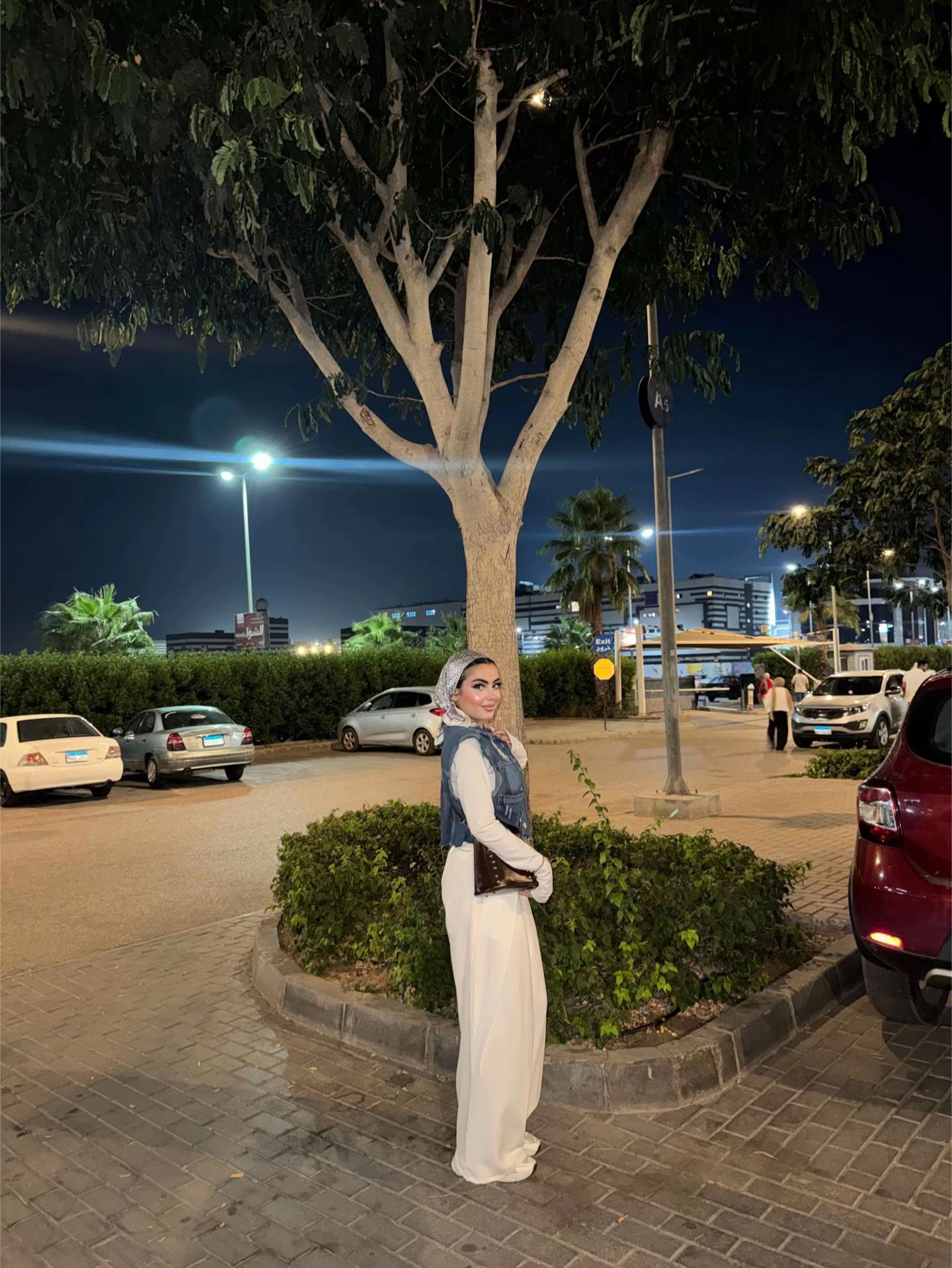 @FARAH🕊️