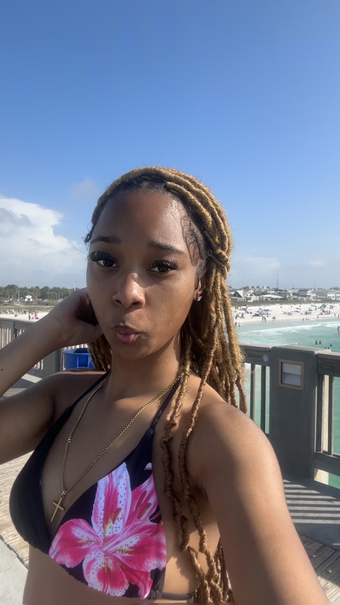 @liyahaniah_