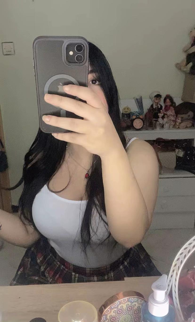 @oumniabetty1