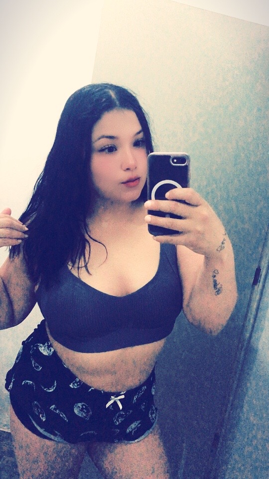 @Abigail Flores648