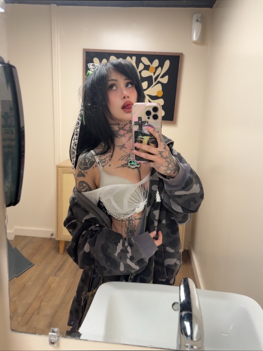@zommmbri