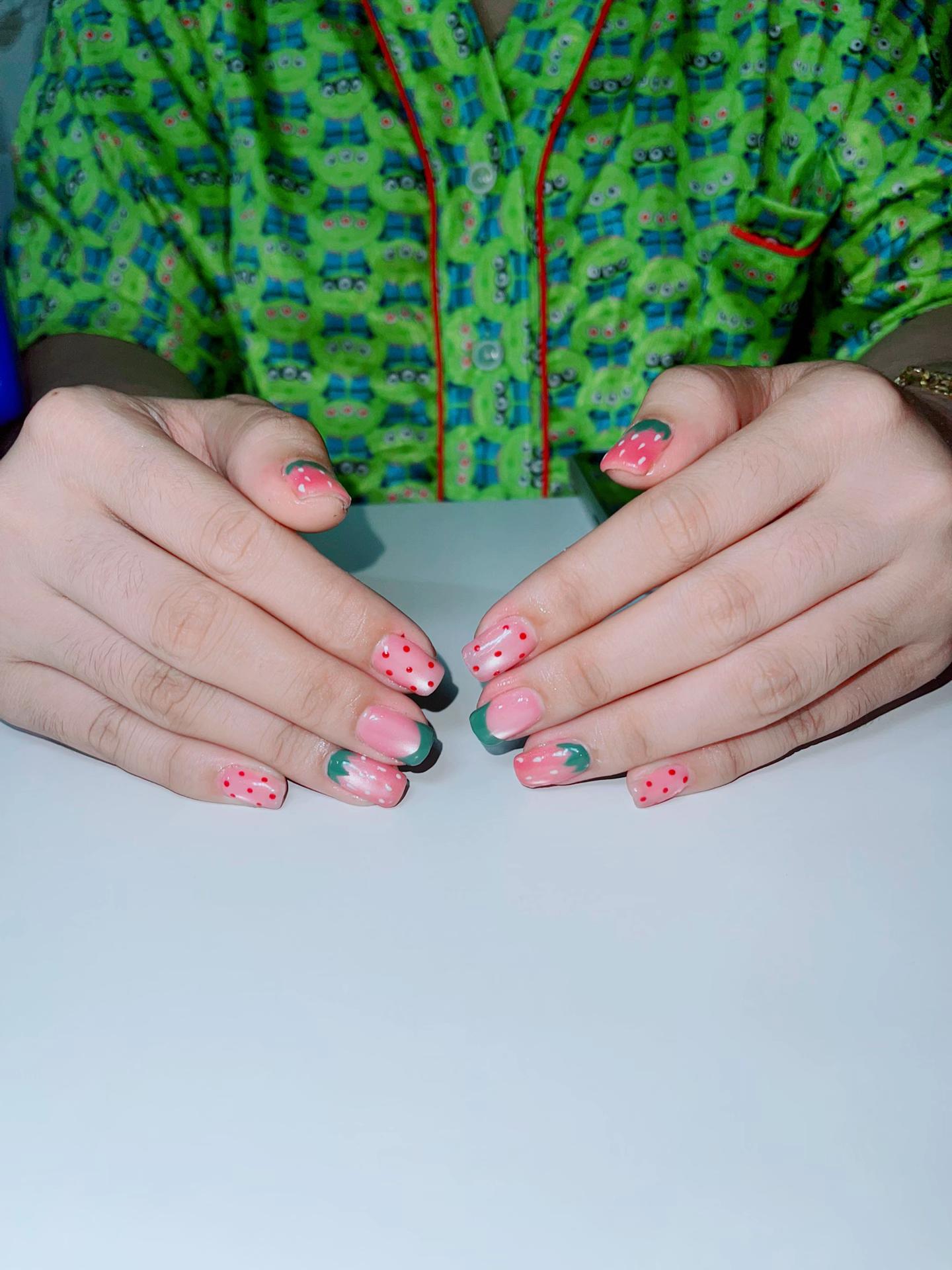 @Nghề tay tr&aacute;i (nail)