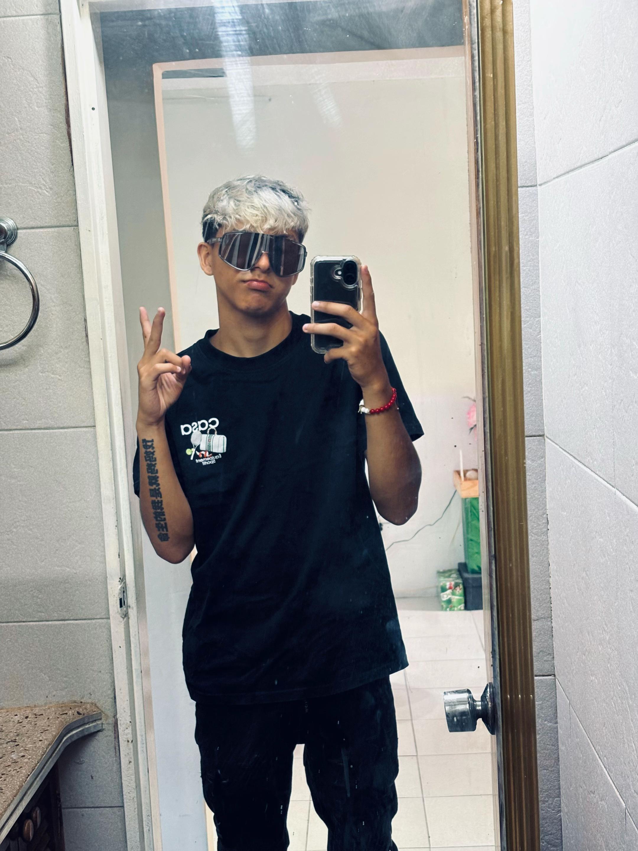 @🤴🏻⚡️