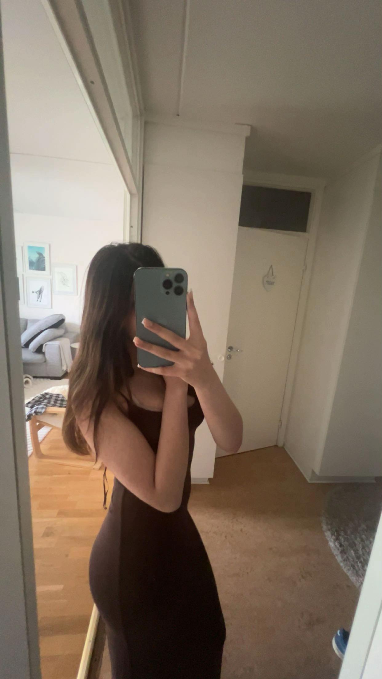 @🤹🏽♀️