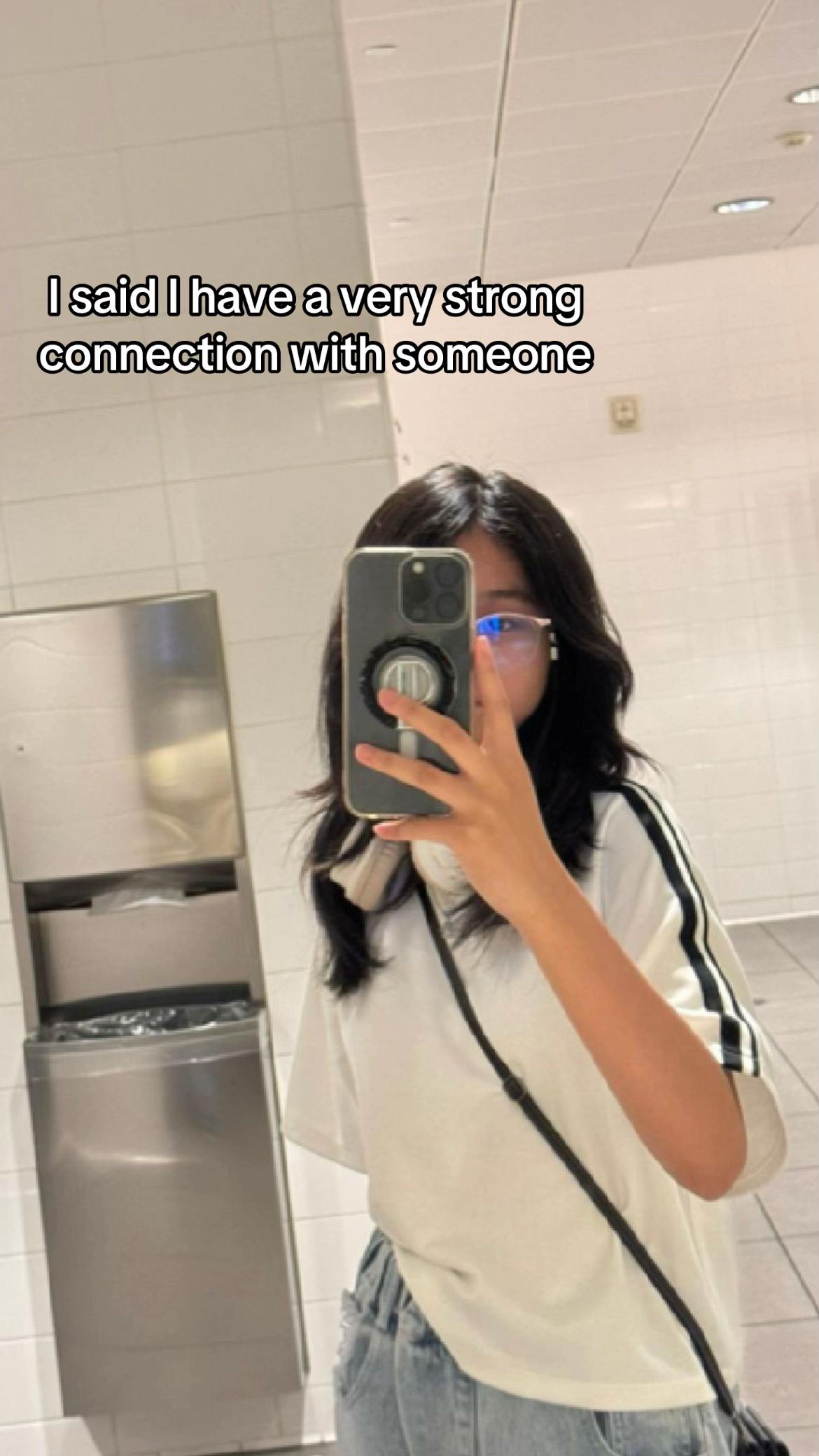 @𝚖𝚘𝚘𝚗