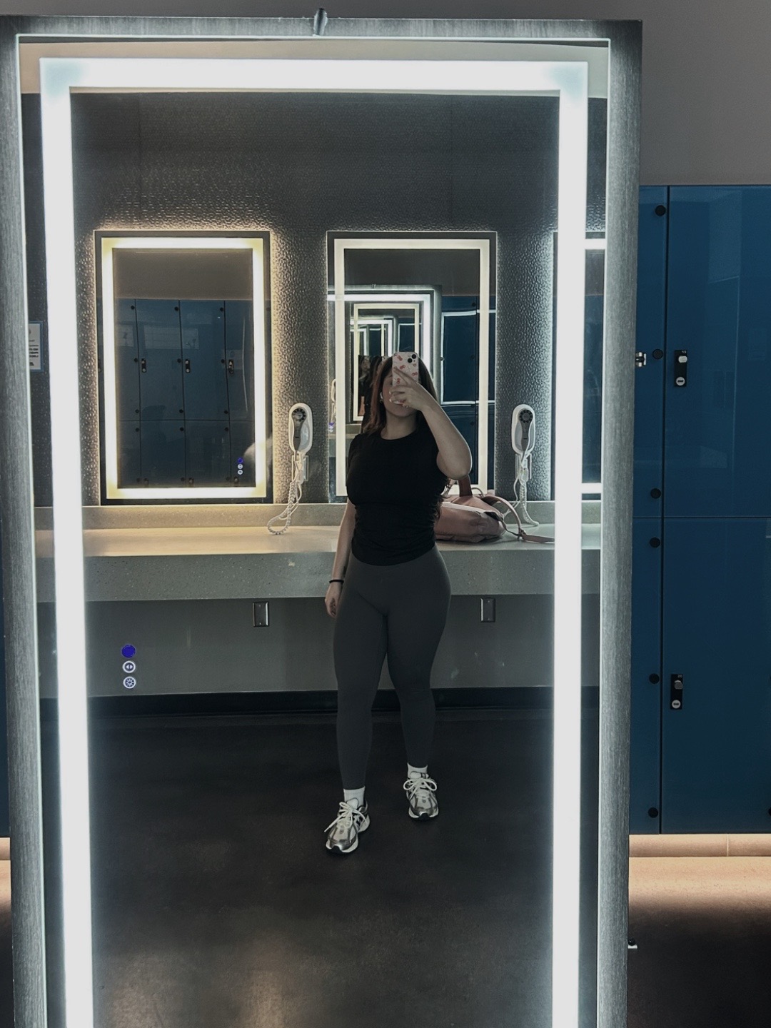 @🦋