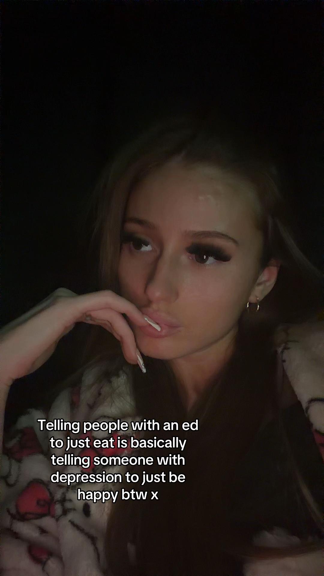 @ell 👩&zwj;❤️&zwj;💋&zwj;👩