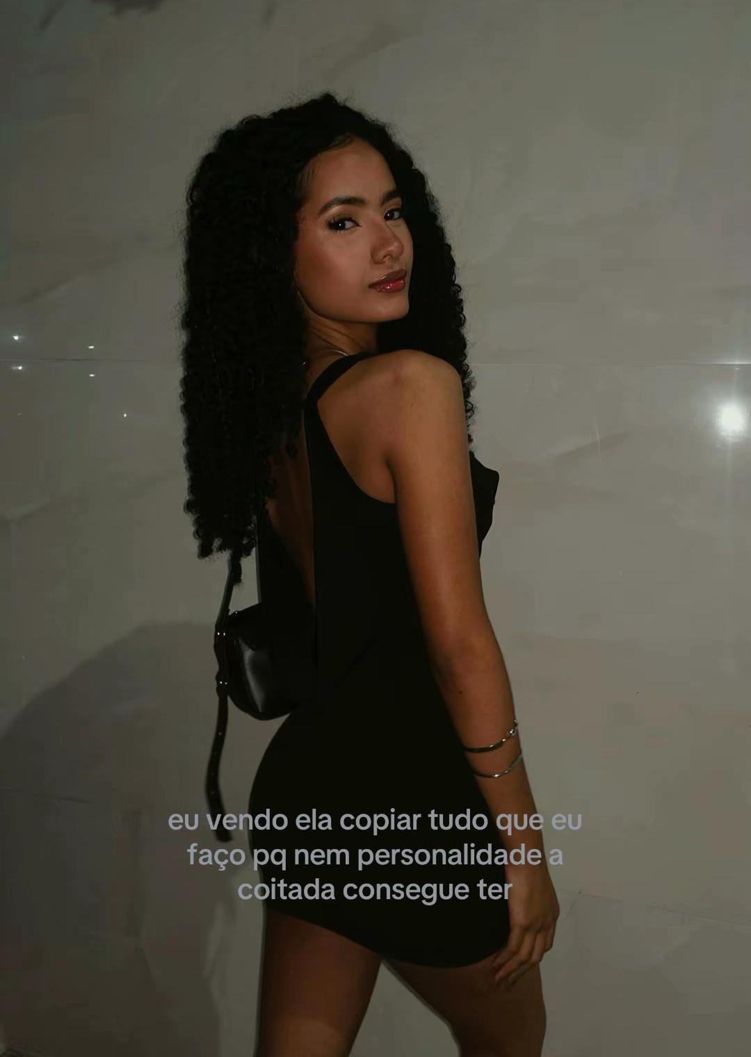 @lavinyaa.