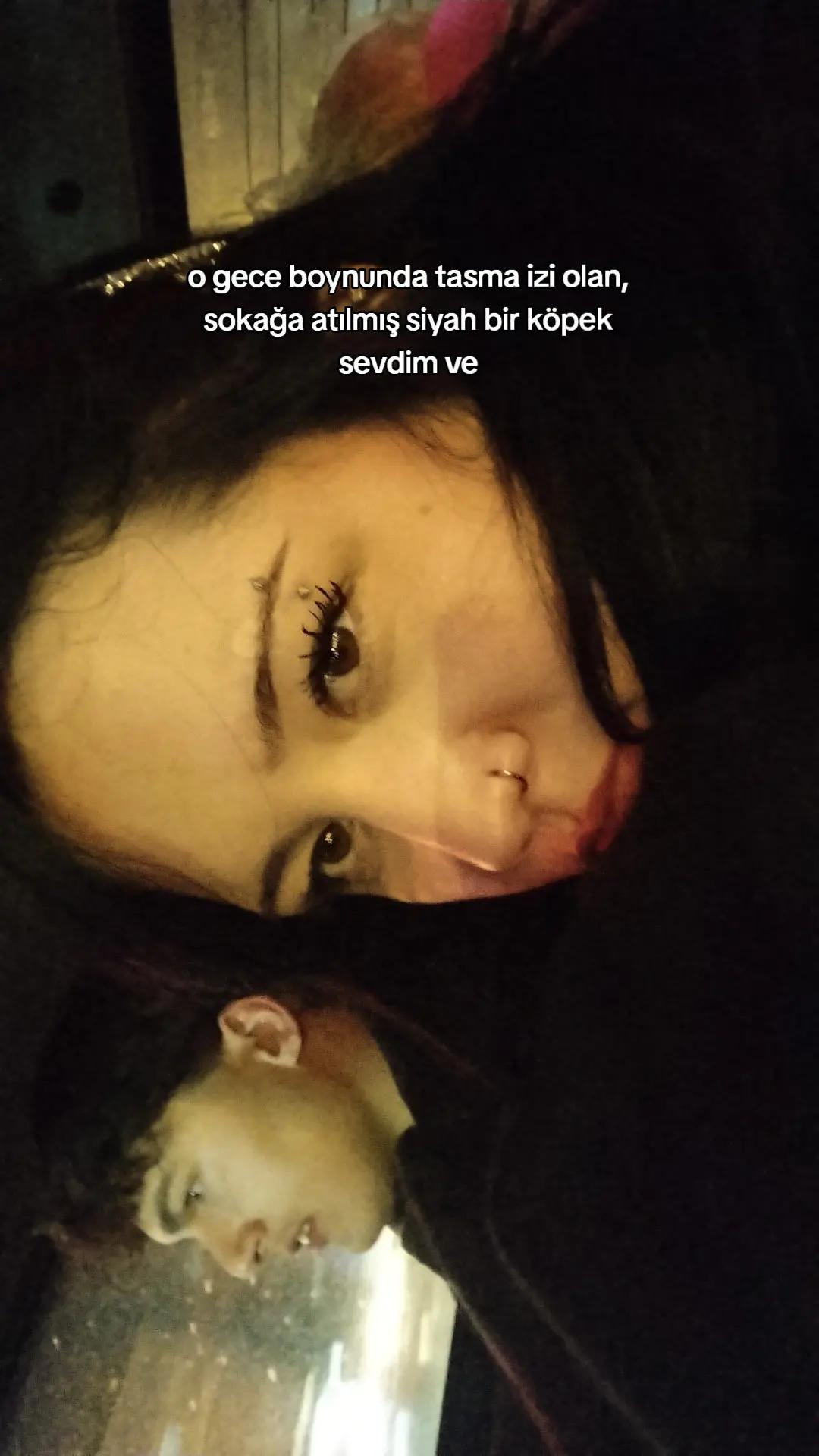 @🦦