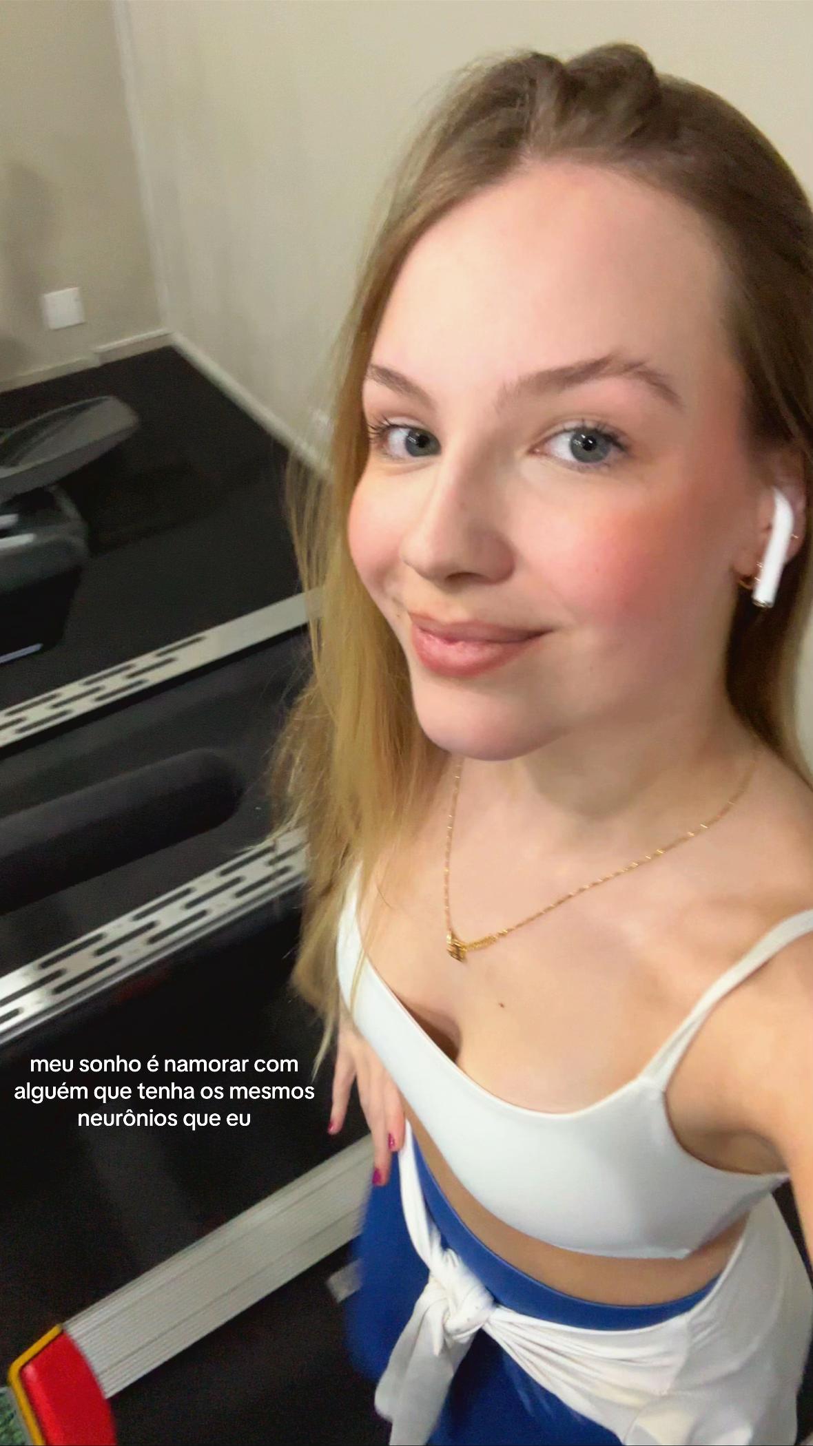 @laura