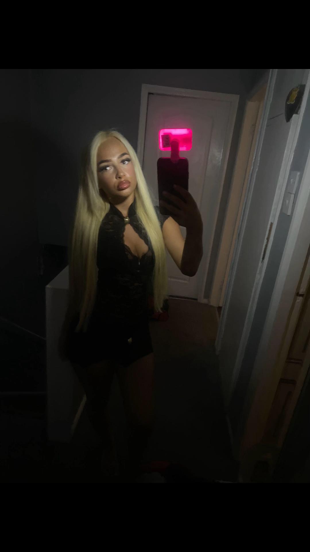 @bella