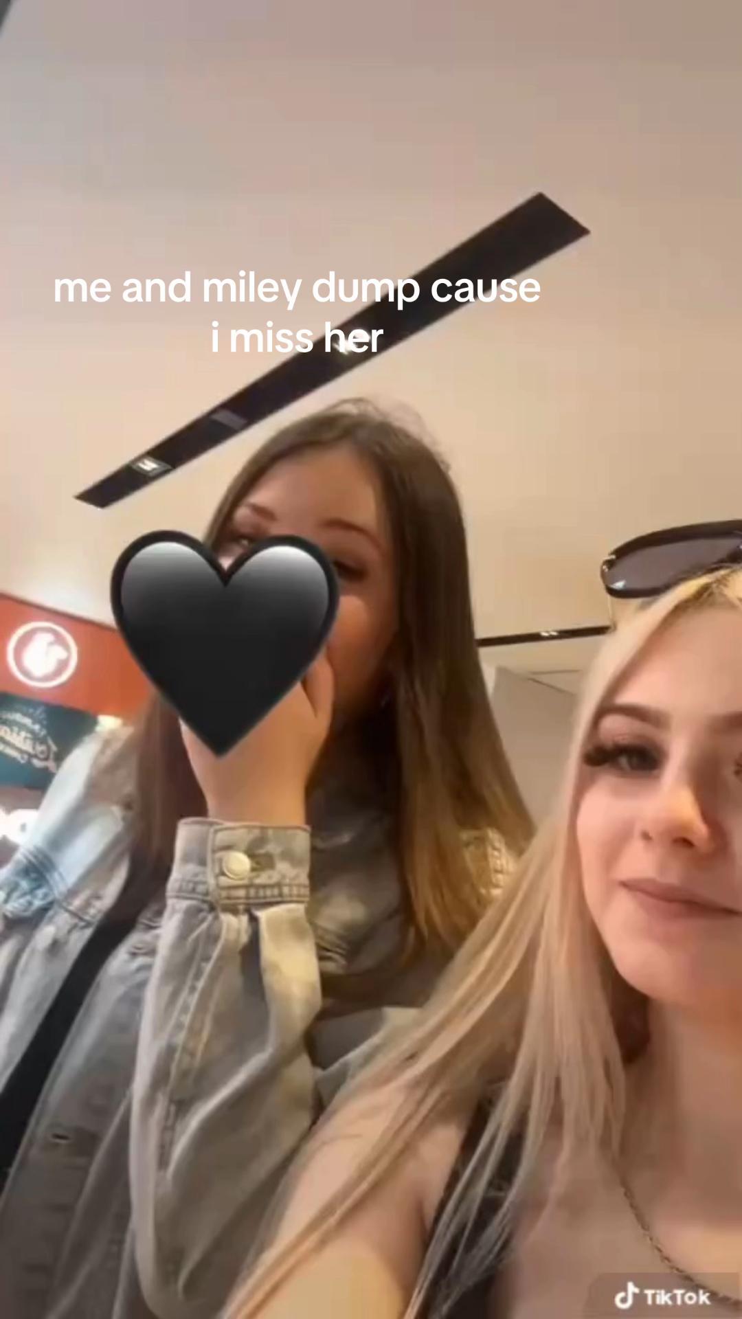 @ellie๐ค