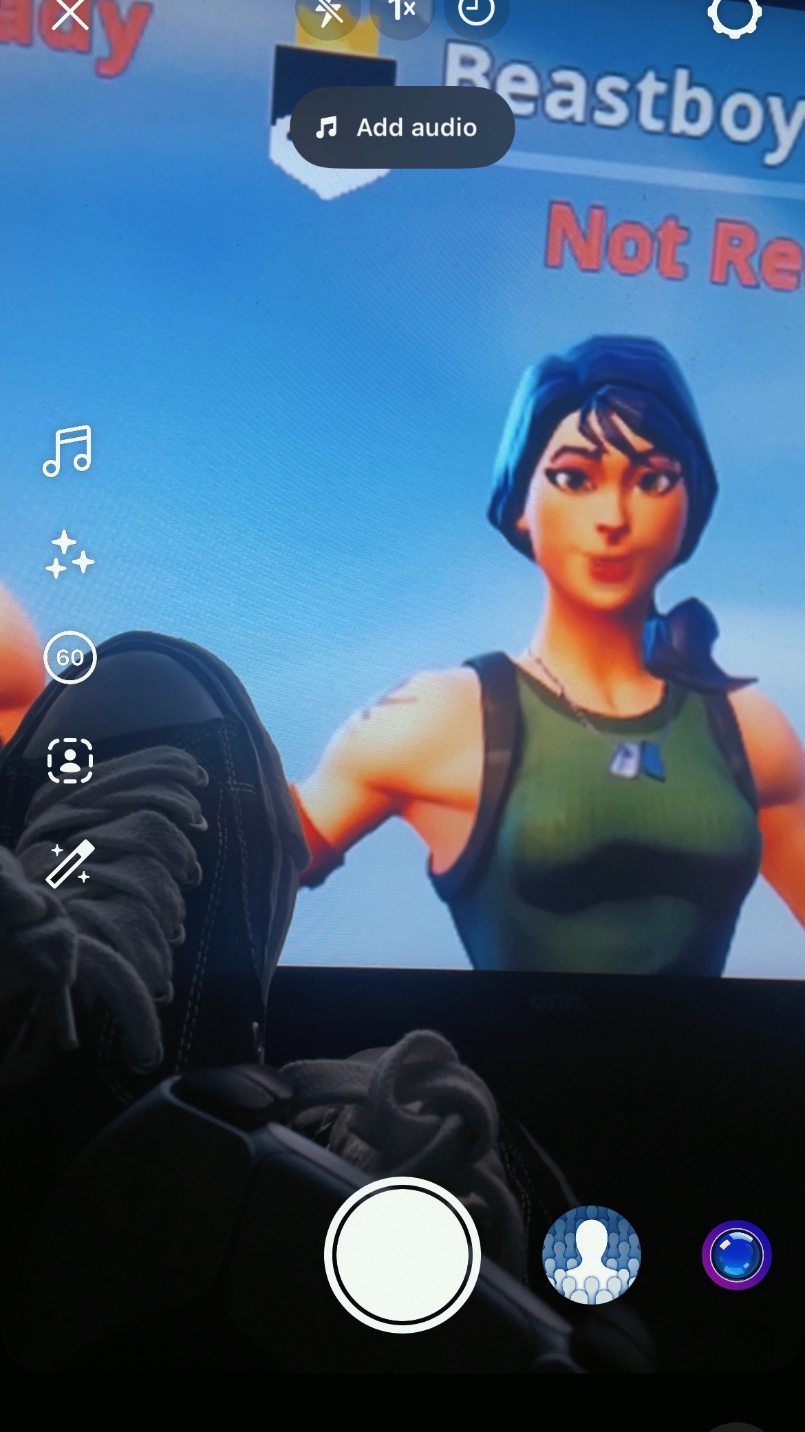 @⃟