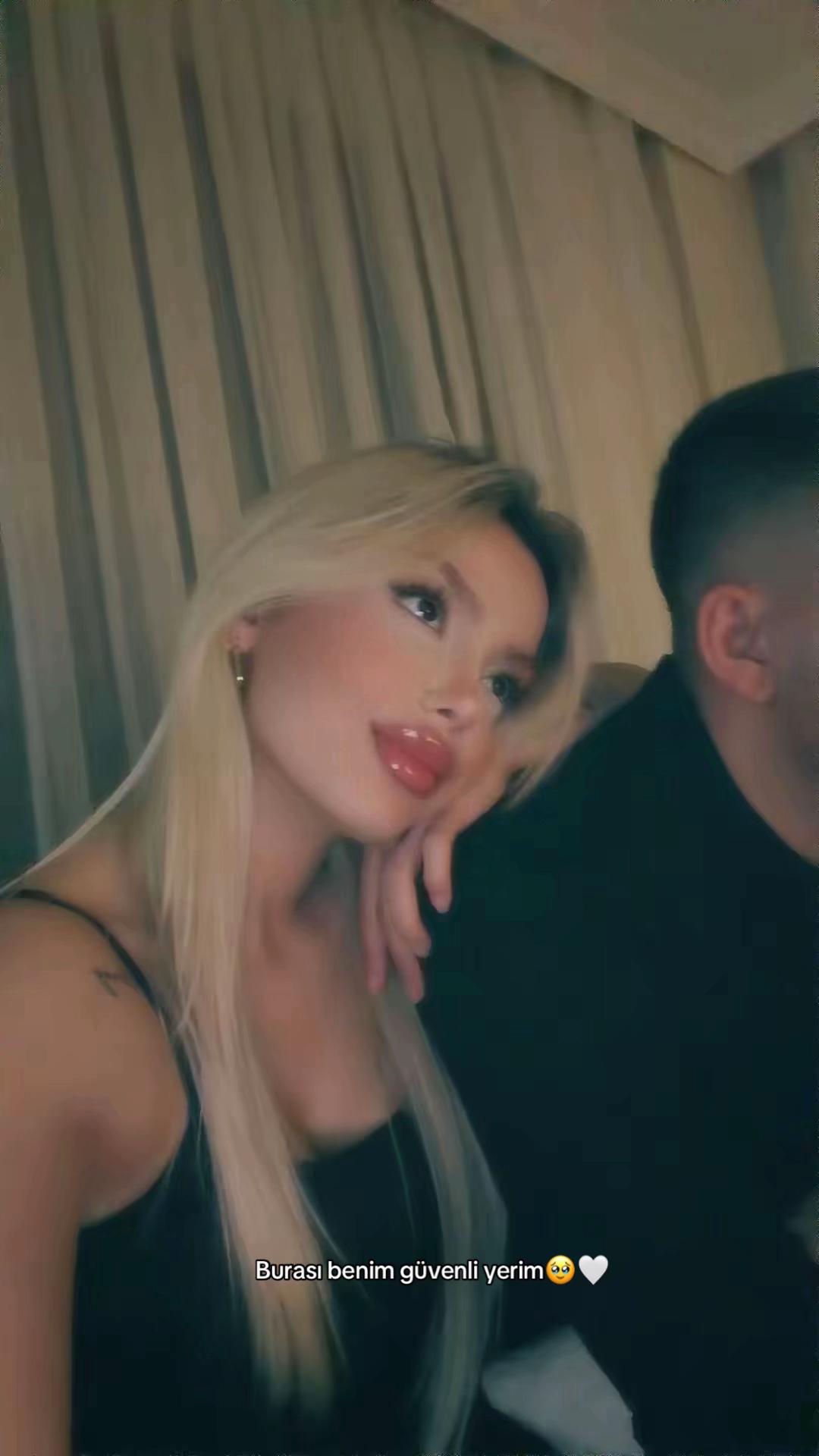 @𝐻𝑒𝑙𝑖𝑛 𝑂𝑘𝑎𝑦