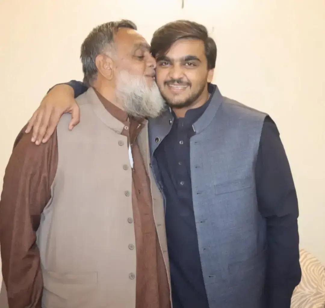 @Youniskhakwani
