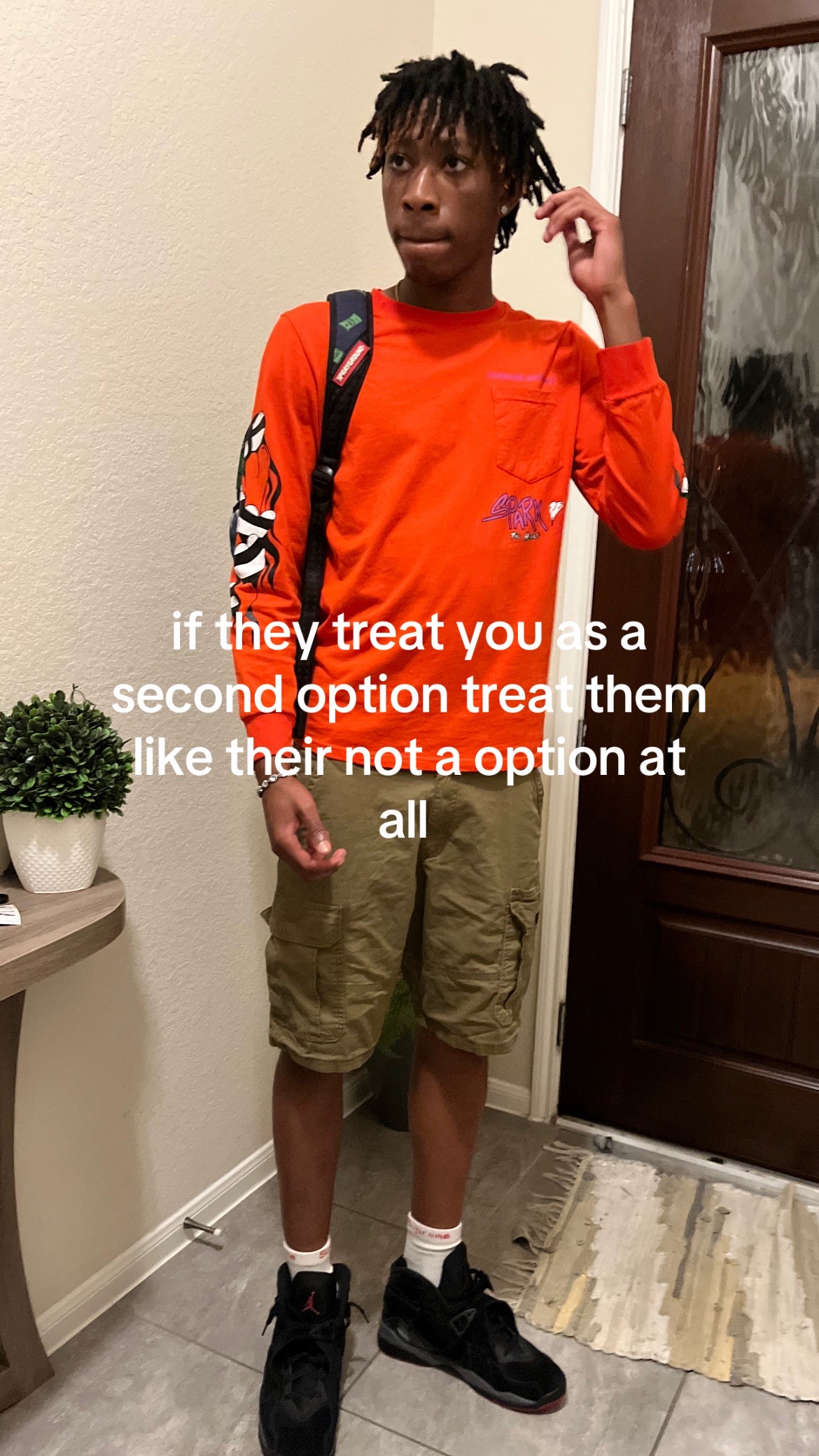 @⃟