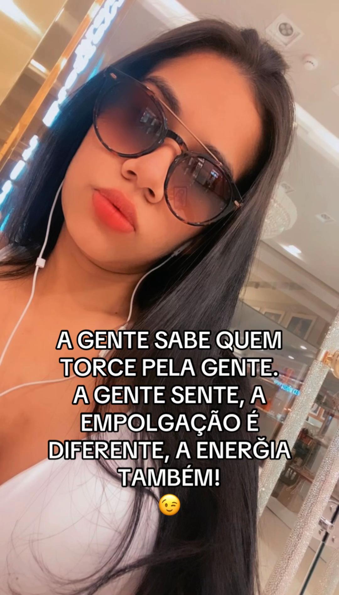 @Monique Vieira 🥂