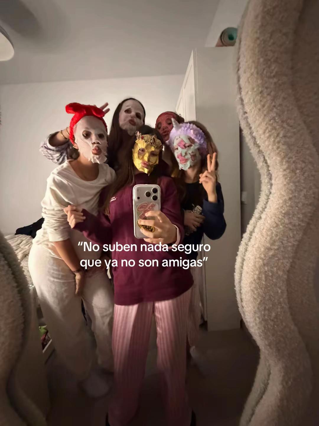 @Siete y punto