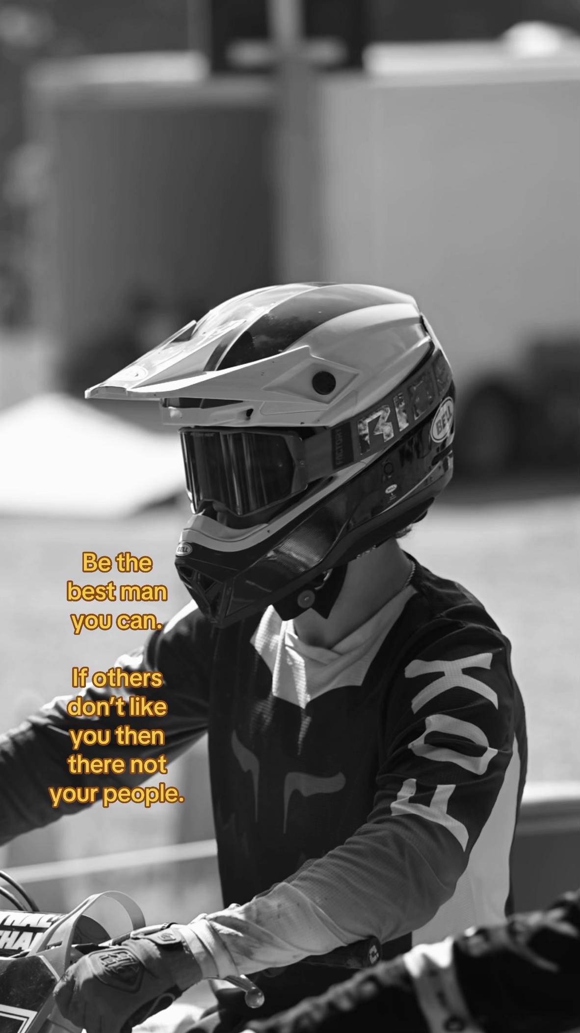 @Dylan🏍️