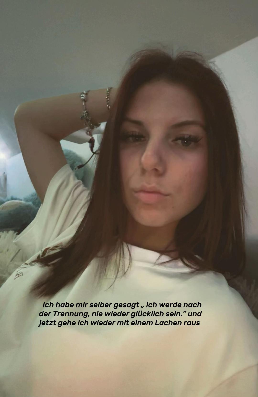 @℣