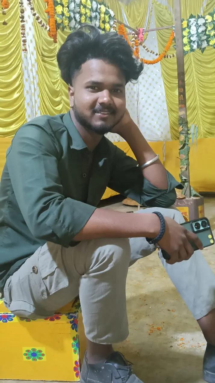 @ROYAL -चमार जी 👑