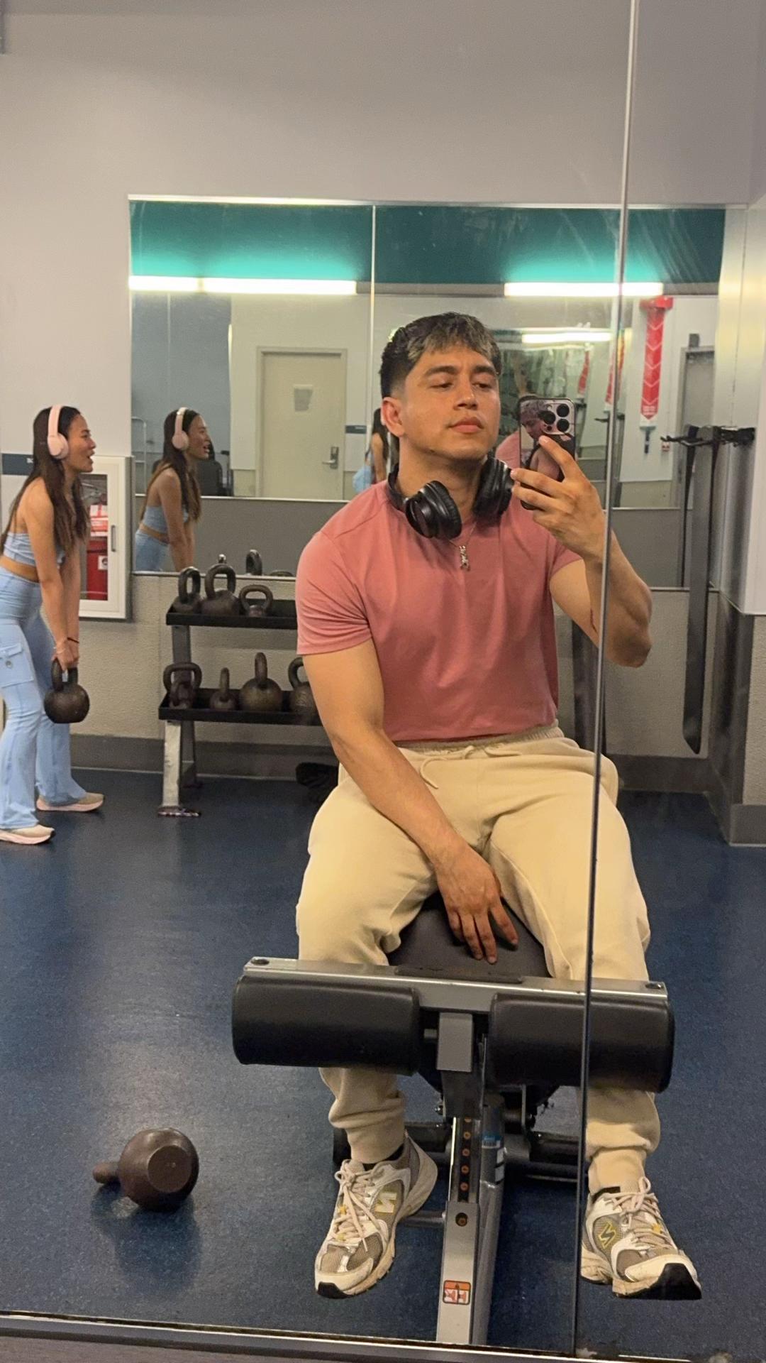 @Artu 🏳️&zwj;🌈