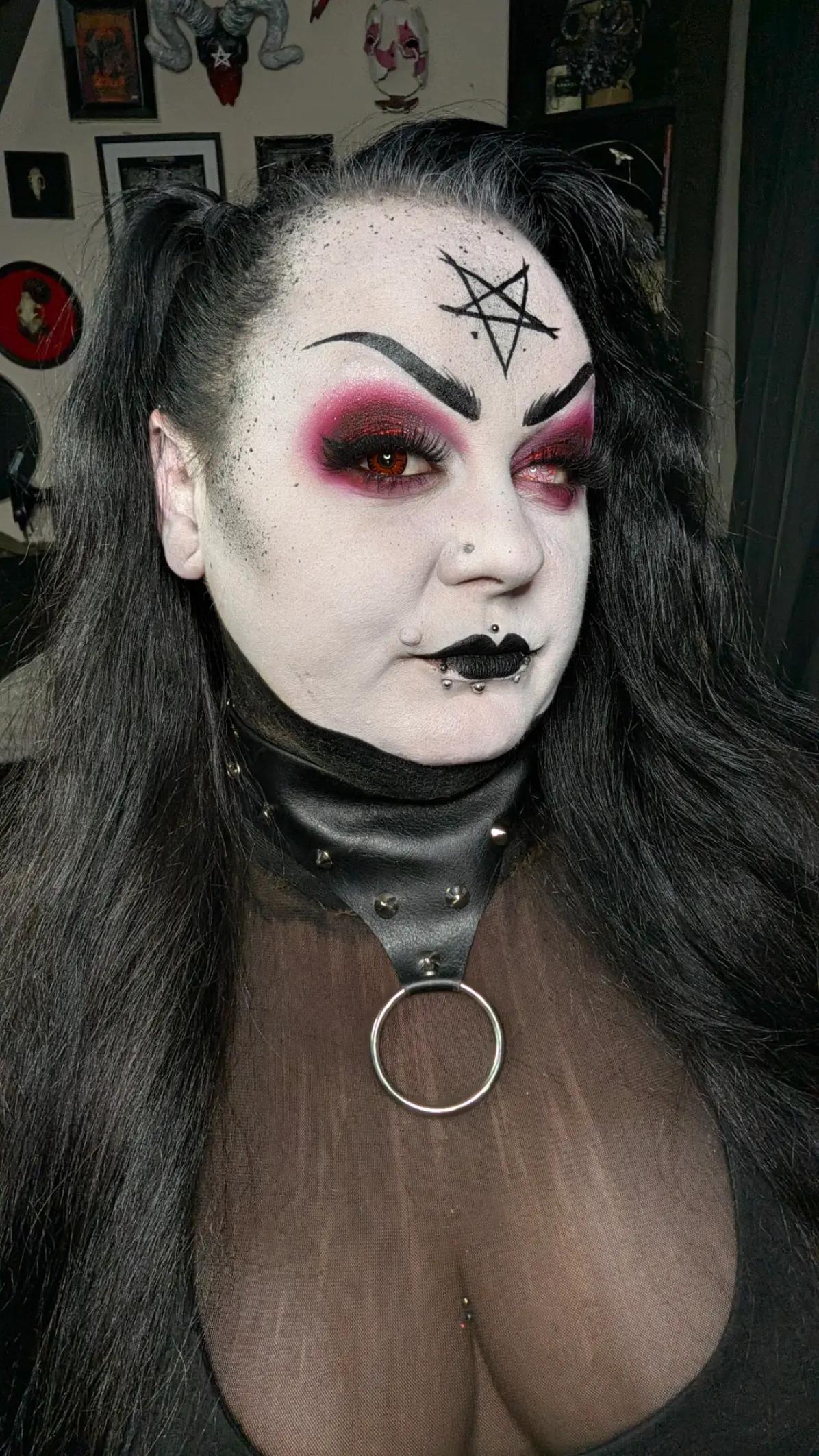 @Michaela_Shadow