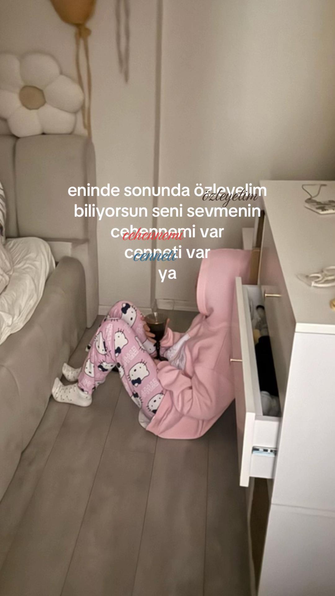 @🪬