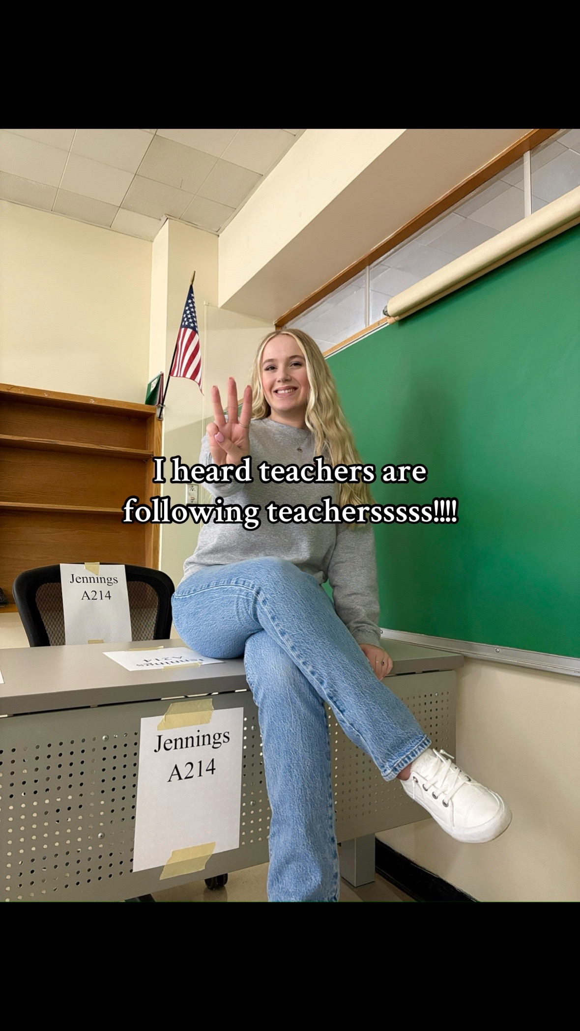 @Megan 🌷🪩📚