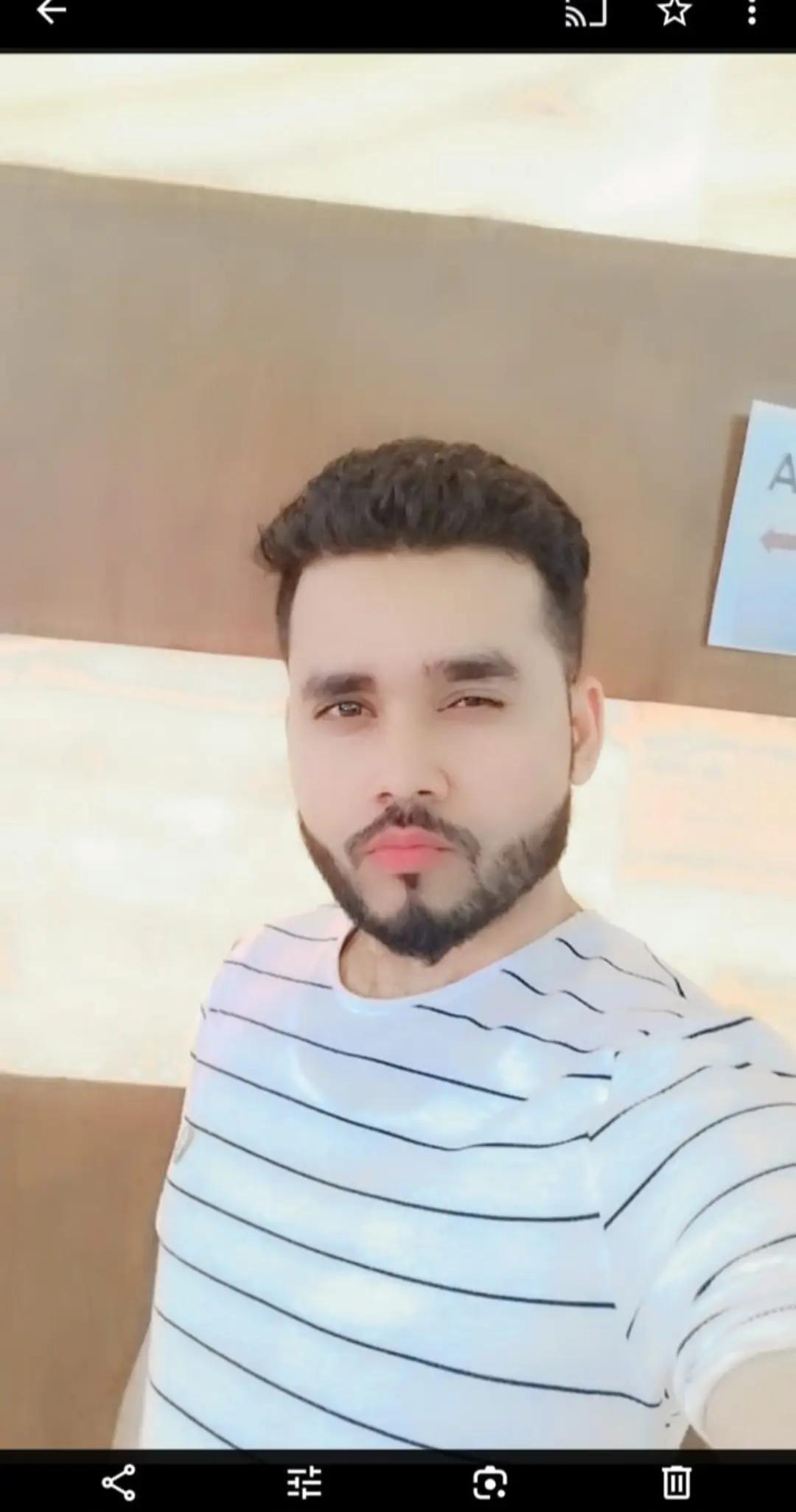 @Ismart_Raza