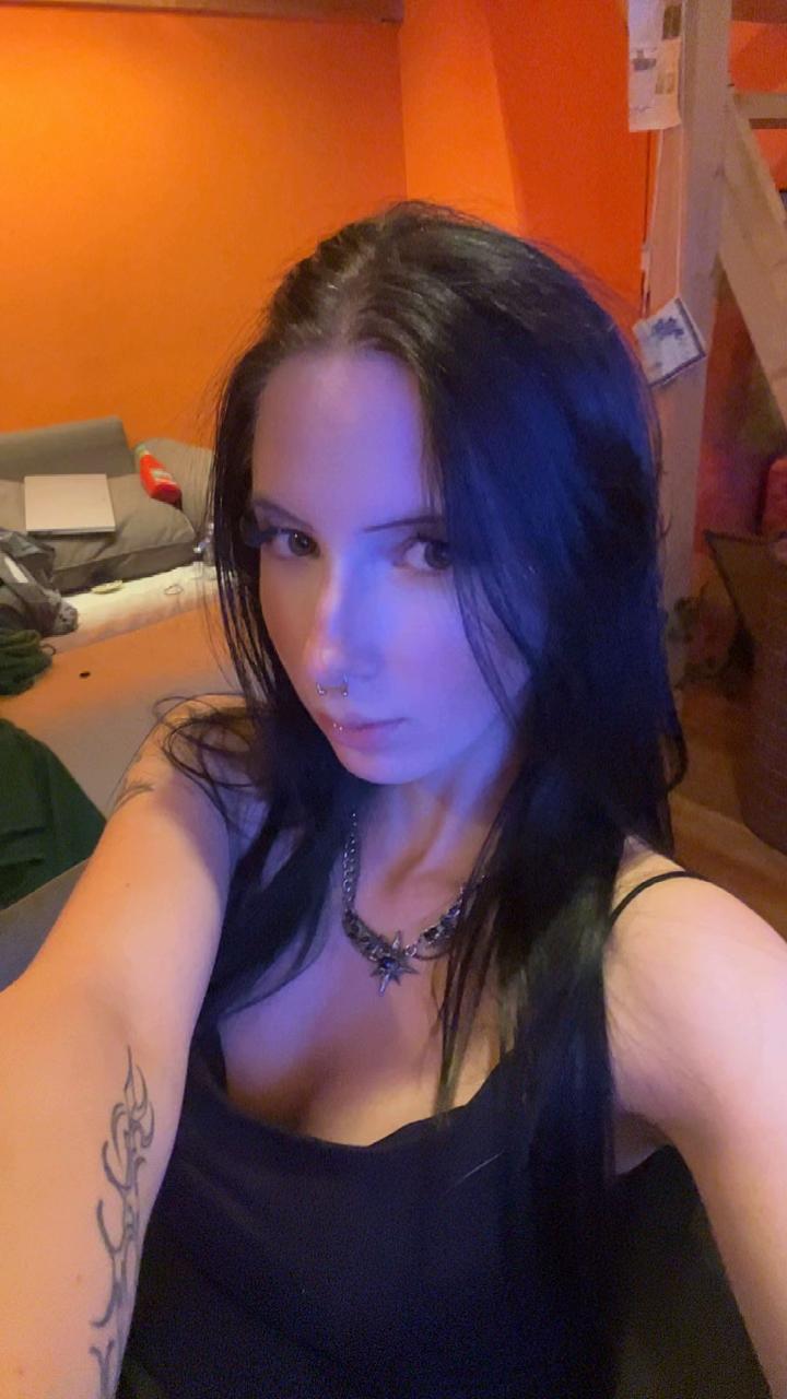 @annaskrrt.spam🕷️