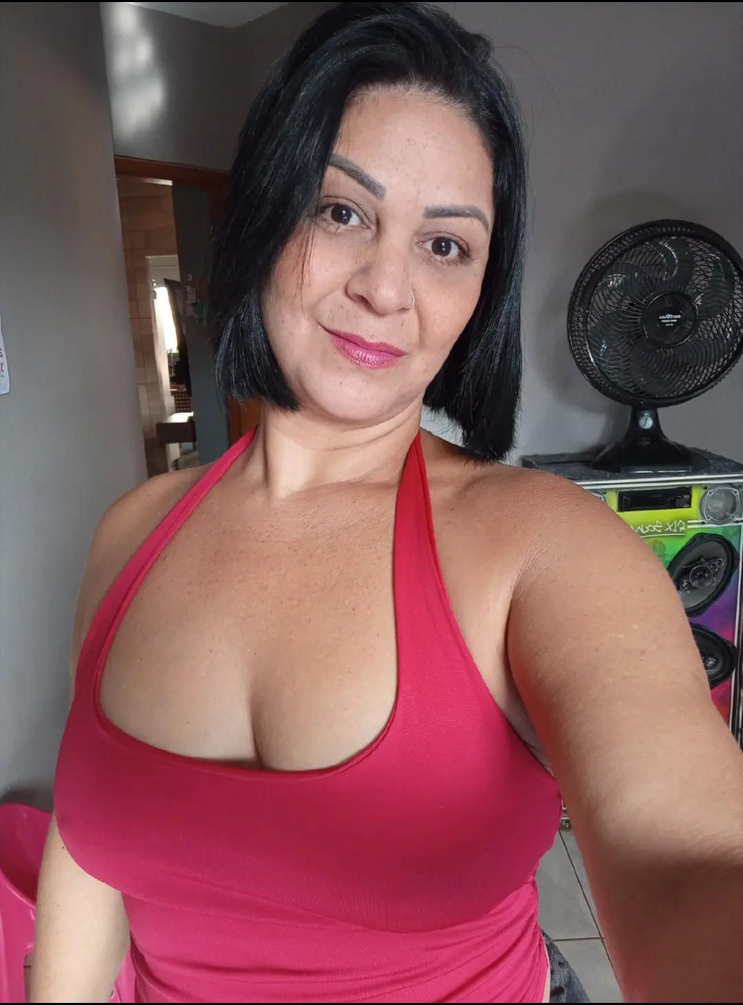 @Adriana Le&atilde;o