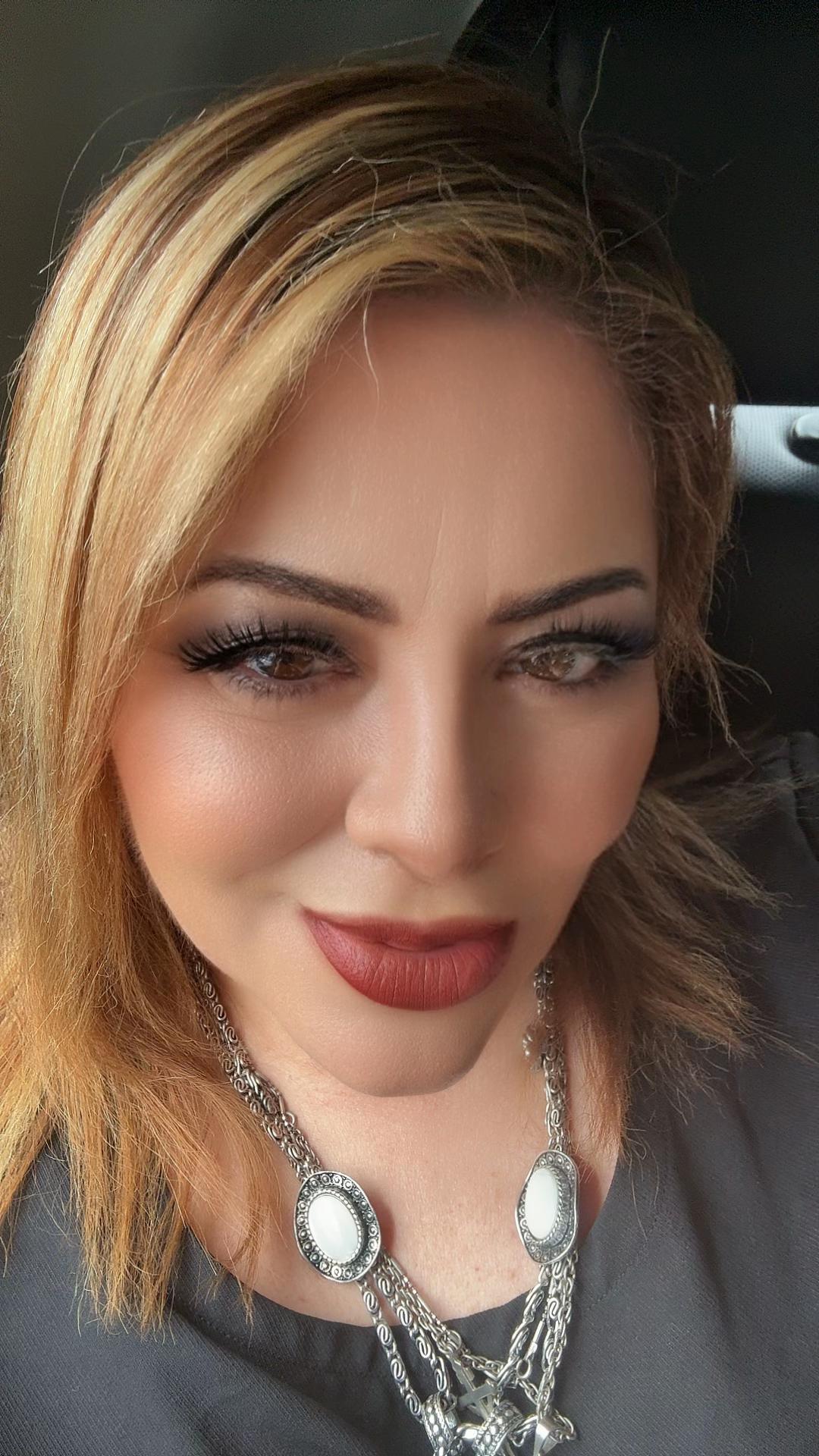 @MTRA. KARI  🌸