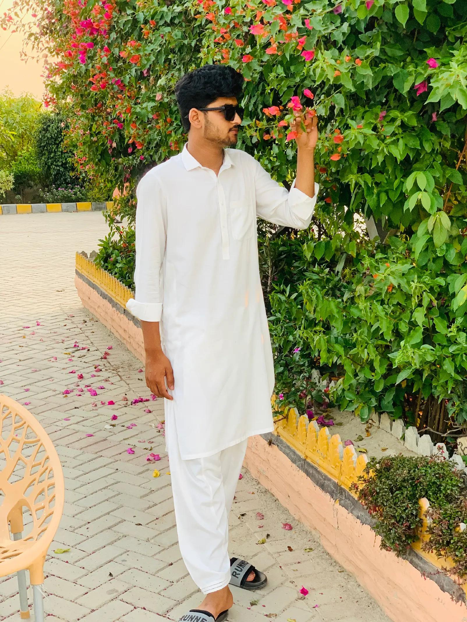 @👑 Chaudhary 𝐔𝐦𝐚𝐫👑