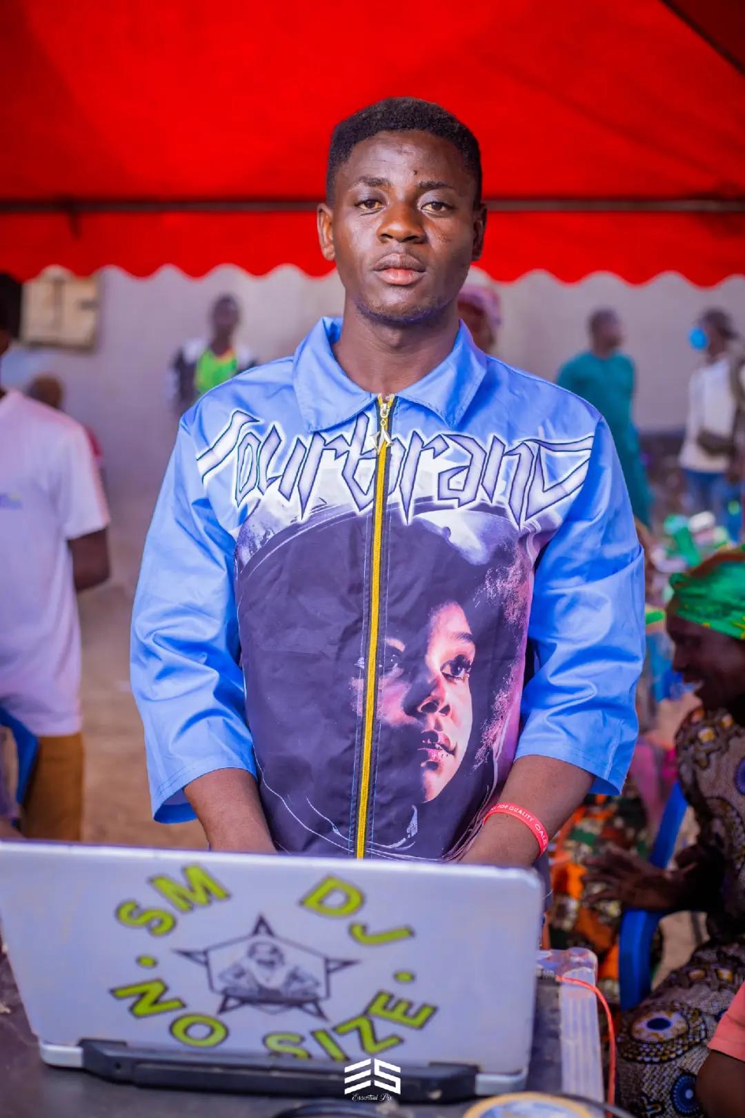 @SM DJ👑