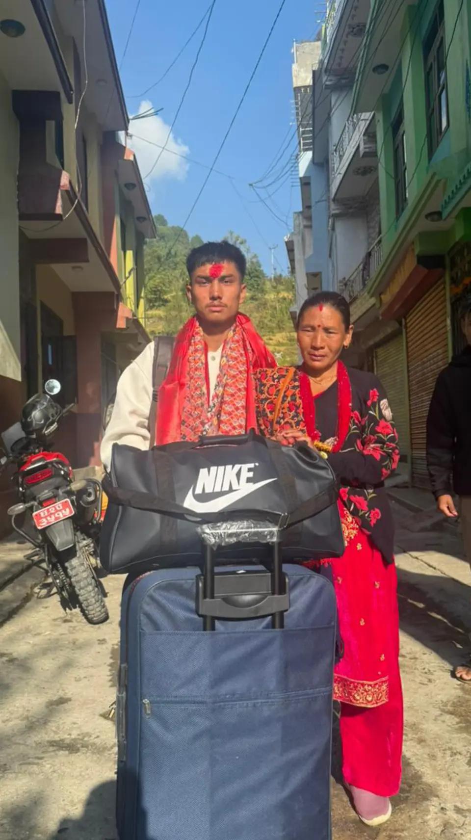 @समुन्द्र कार्की 海