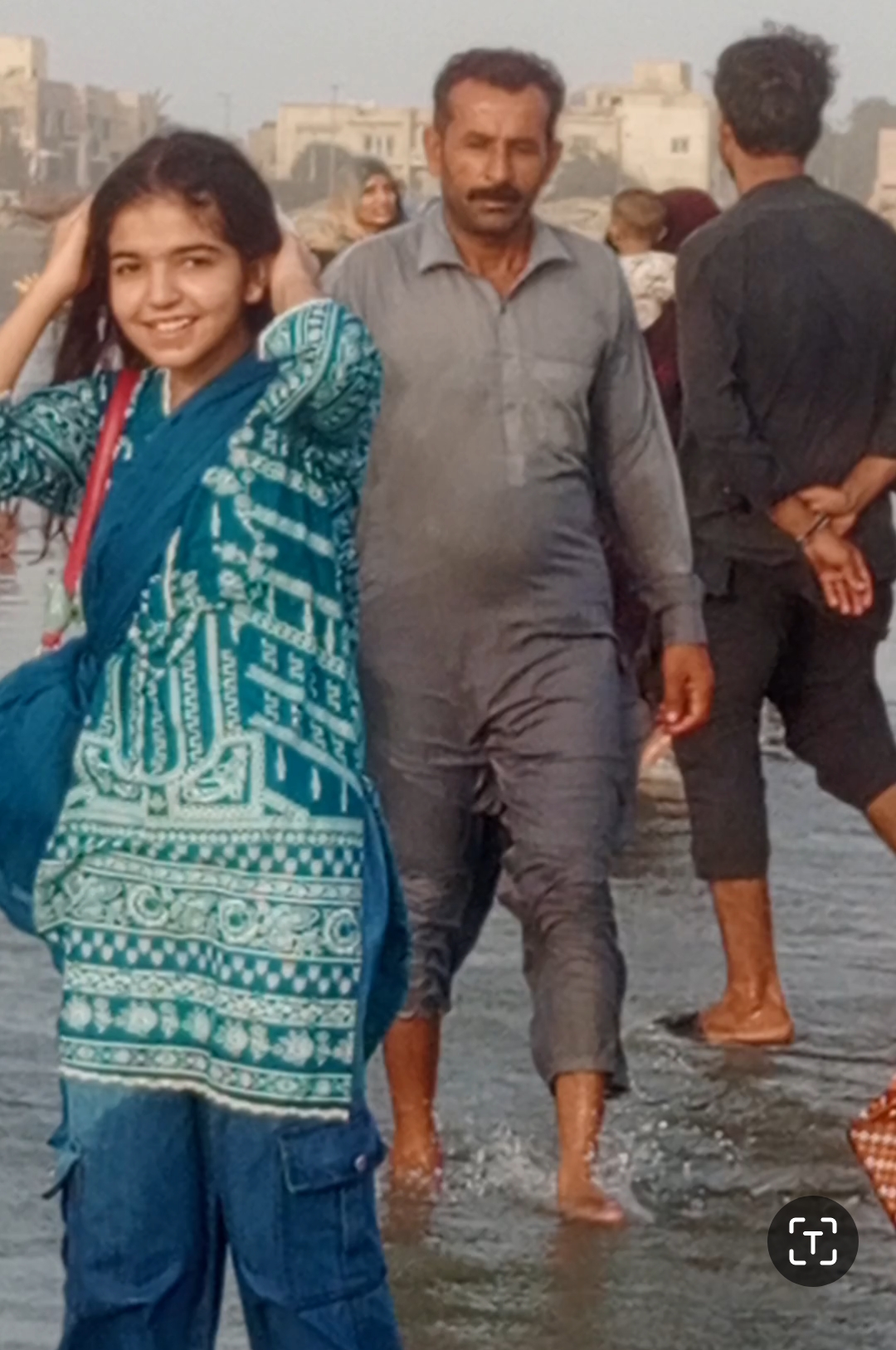 @M akram shikari