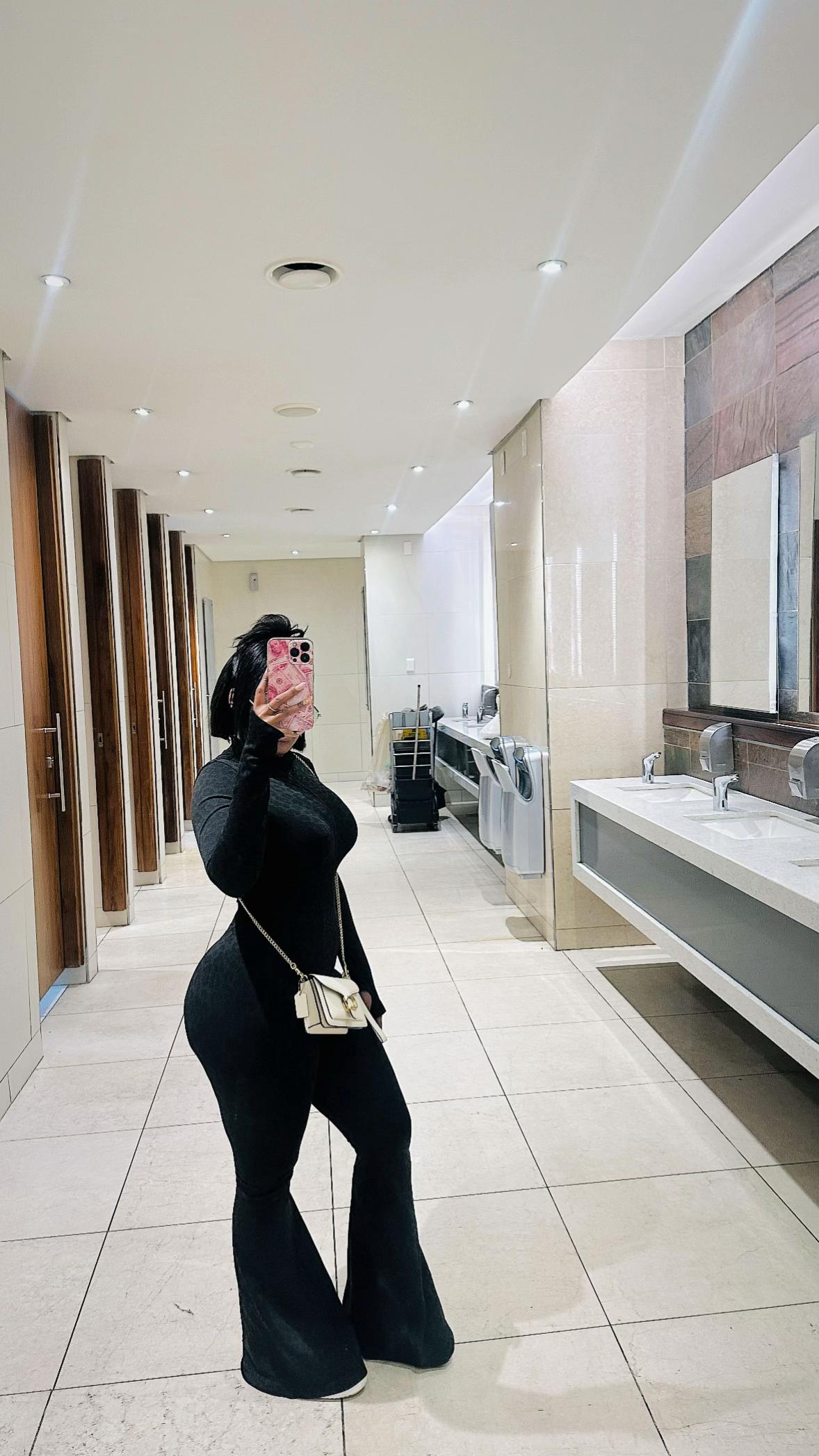 @Momzy_24
