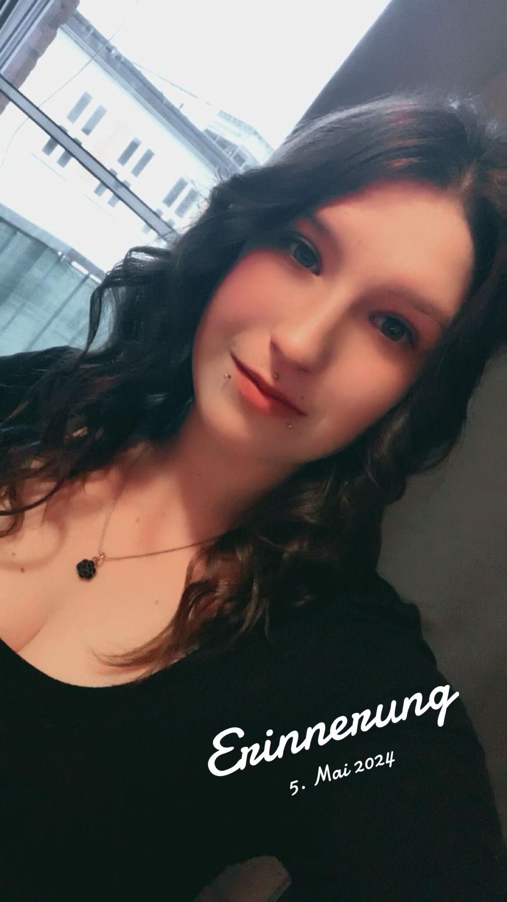 @ღ𝒞𝒽𝒶ℴ𝓈𝓆𝓊ℯℯ𝓃ღ