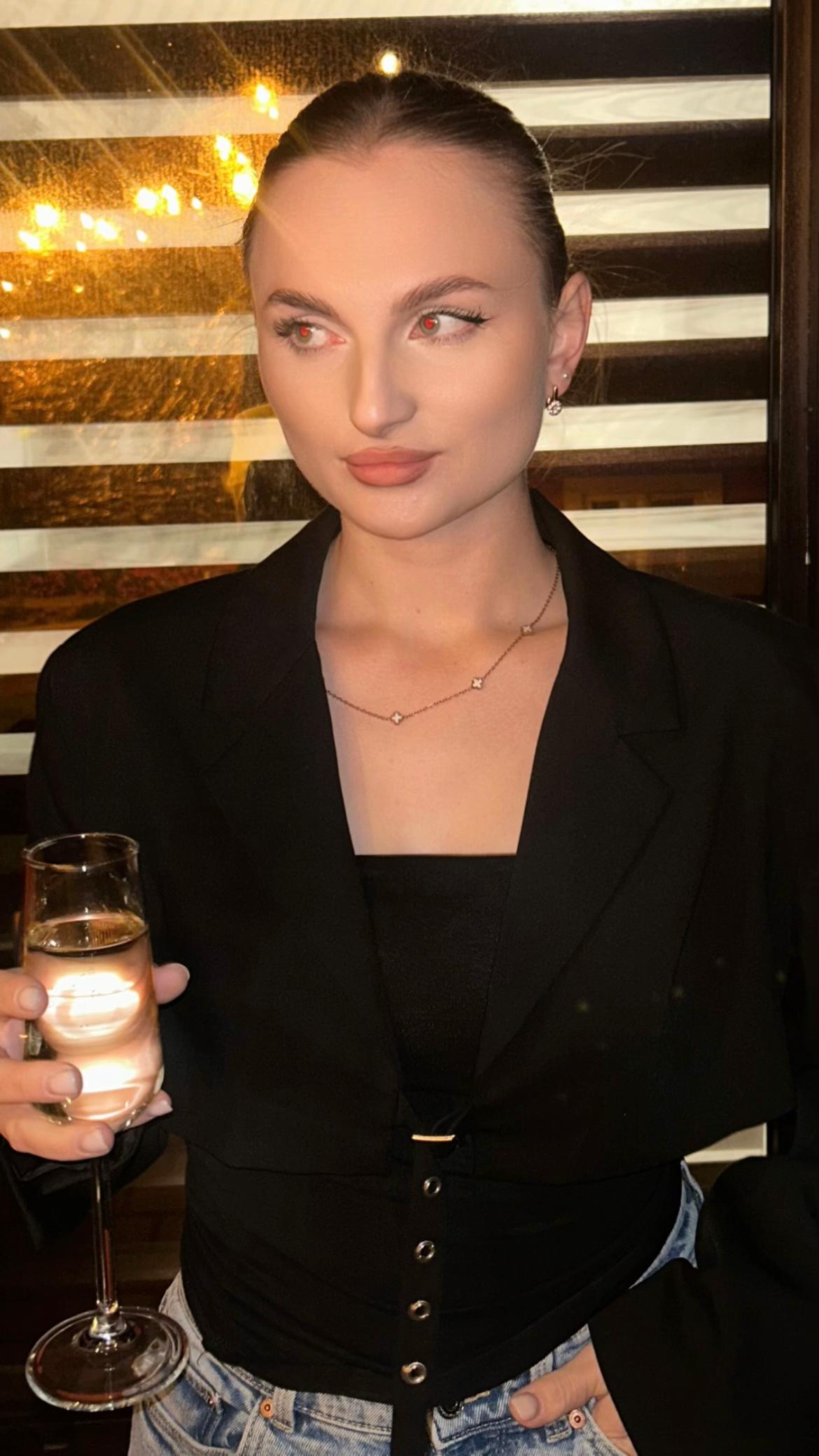 @theromanovna1