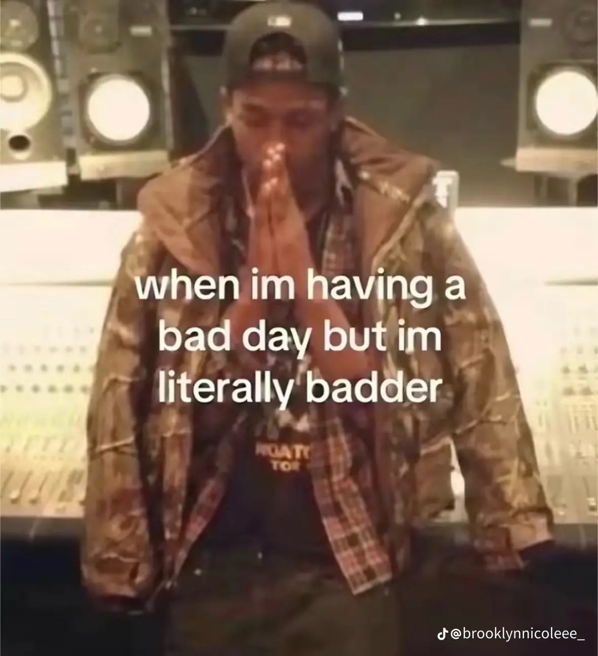 @🥸