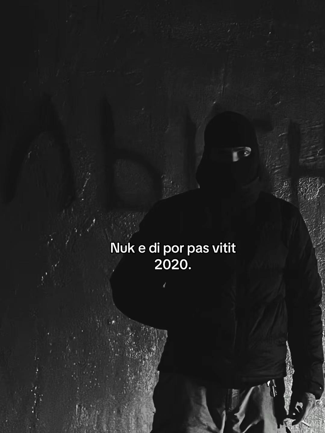 @𝐃𝐨𝐧𝐢  🖤